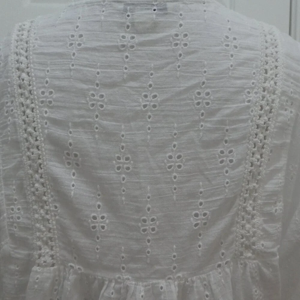 AE American Eagle White Cotton Eyelet Lace Boho Peasant Top Womens Small